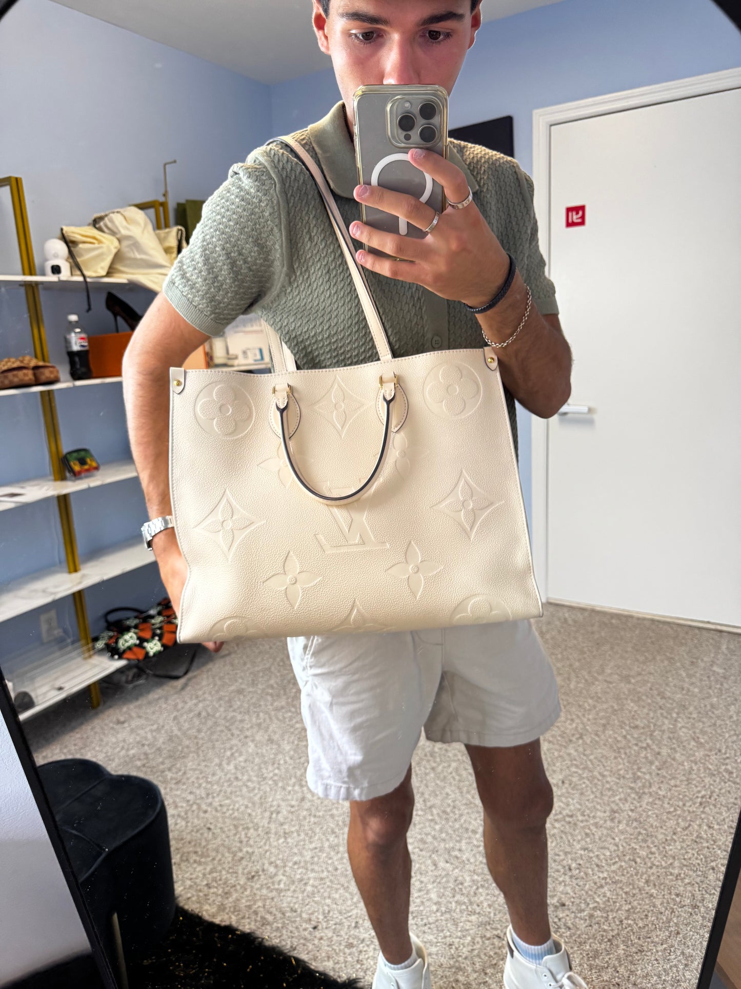 Louis Vuitton Empreinte Monogram Giant Onthego GM Cream