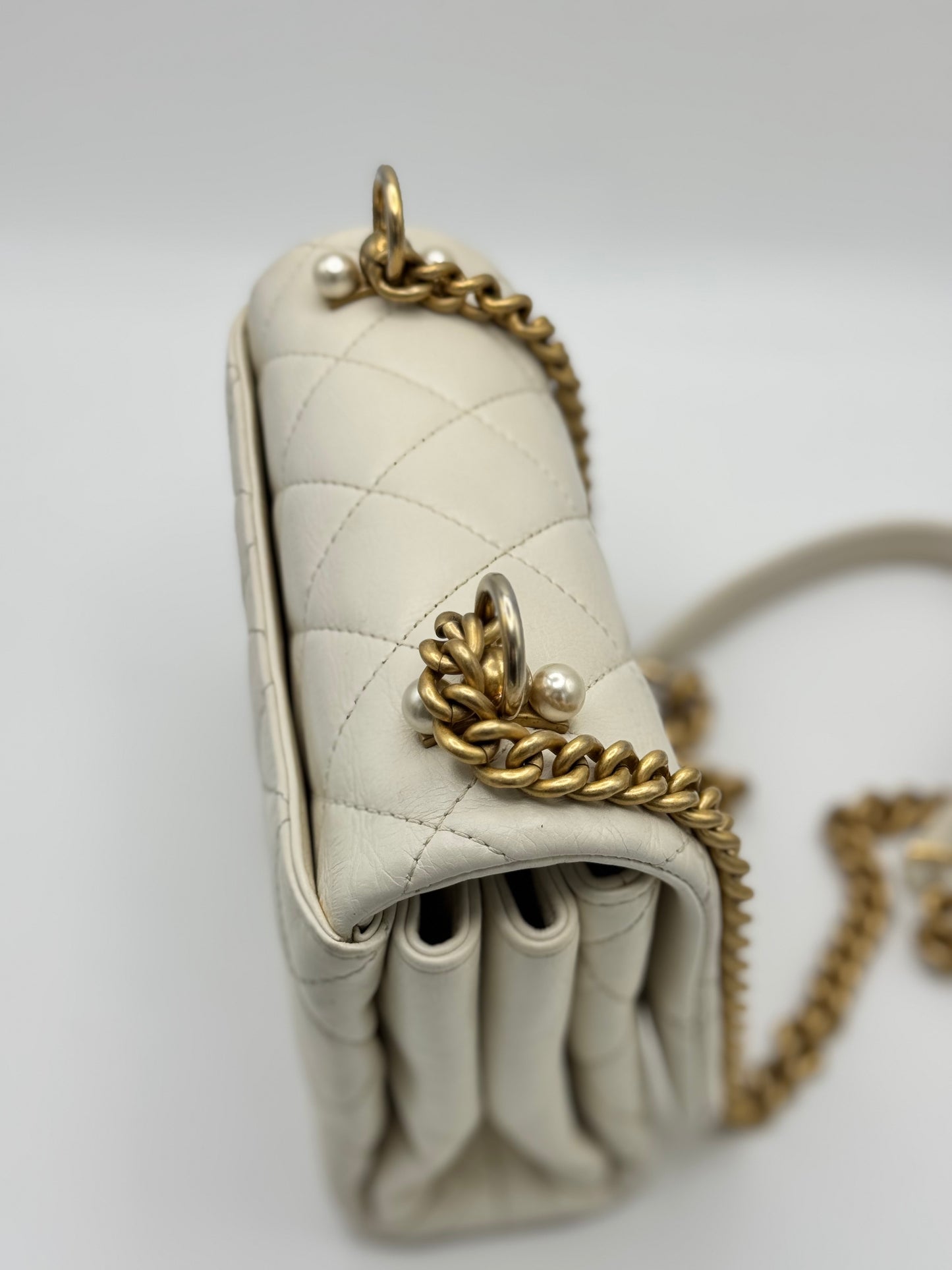 Chanel 2019 Quilted Calfskin Pearl CC Accordion Flap crossbody bag