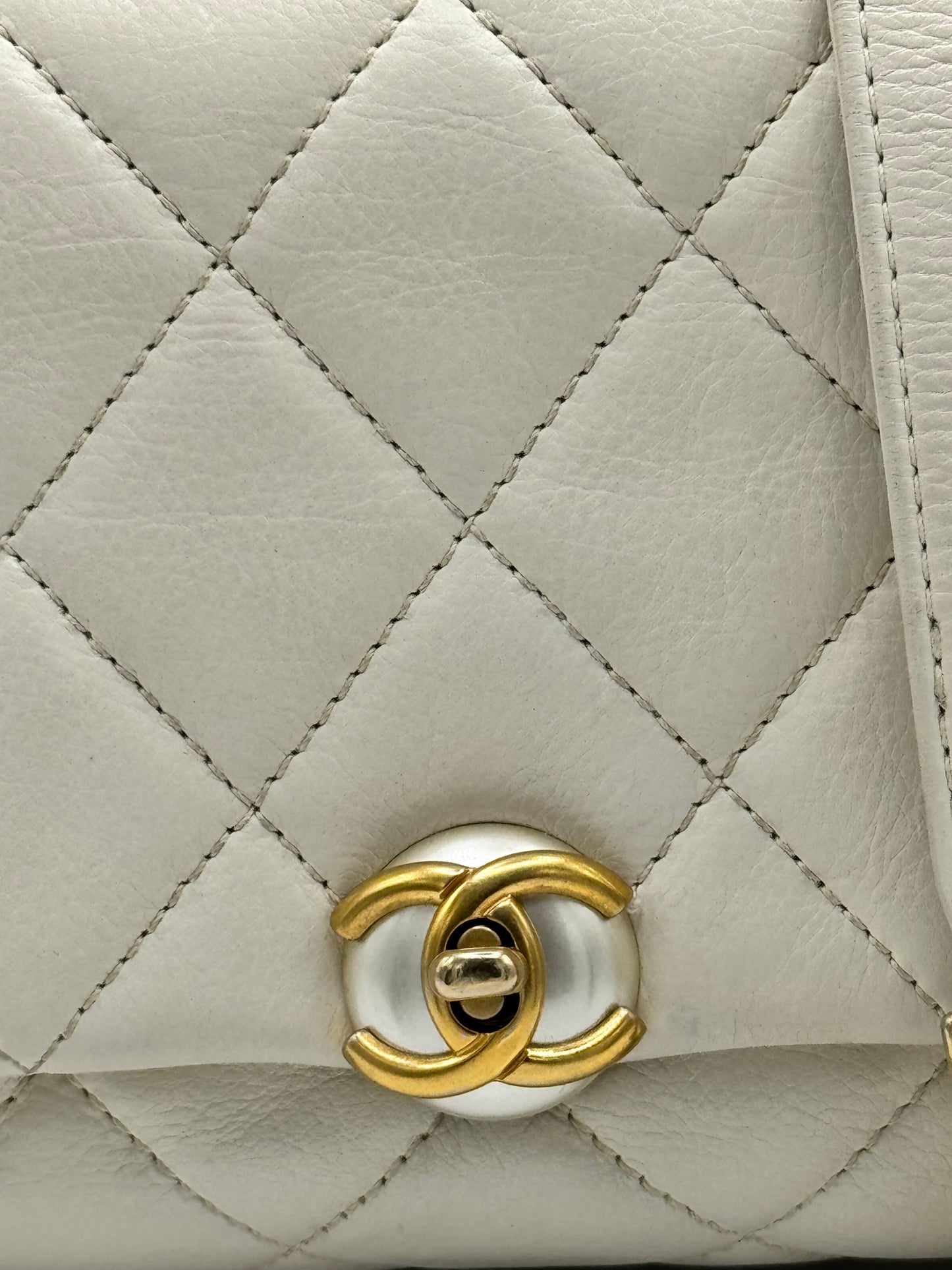 Chanel 2019 Quilted Calfskin Pearl CC Accordion Flap crossbody bag