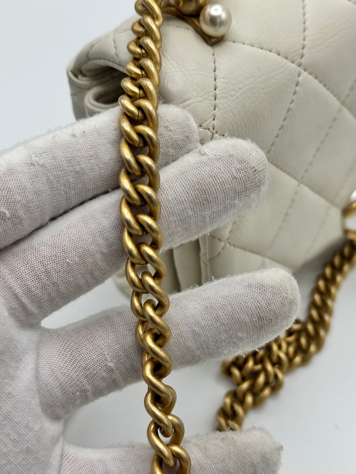 Chanel 2019 Quilted Calfskin Pearl CC Accordion Flap crossbody bag