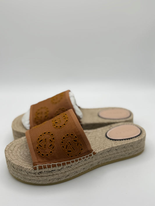 Gucci Women's espadrille
sandal with Interlocking G 37