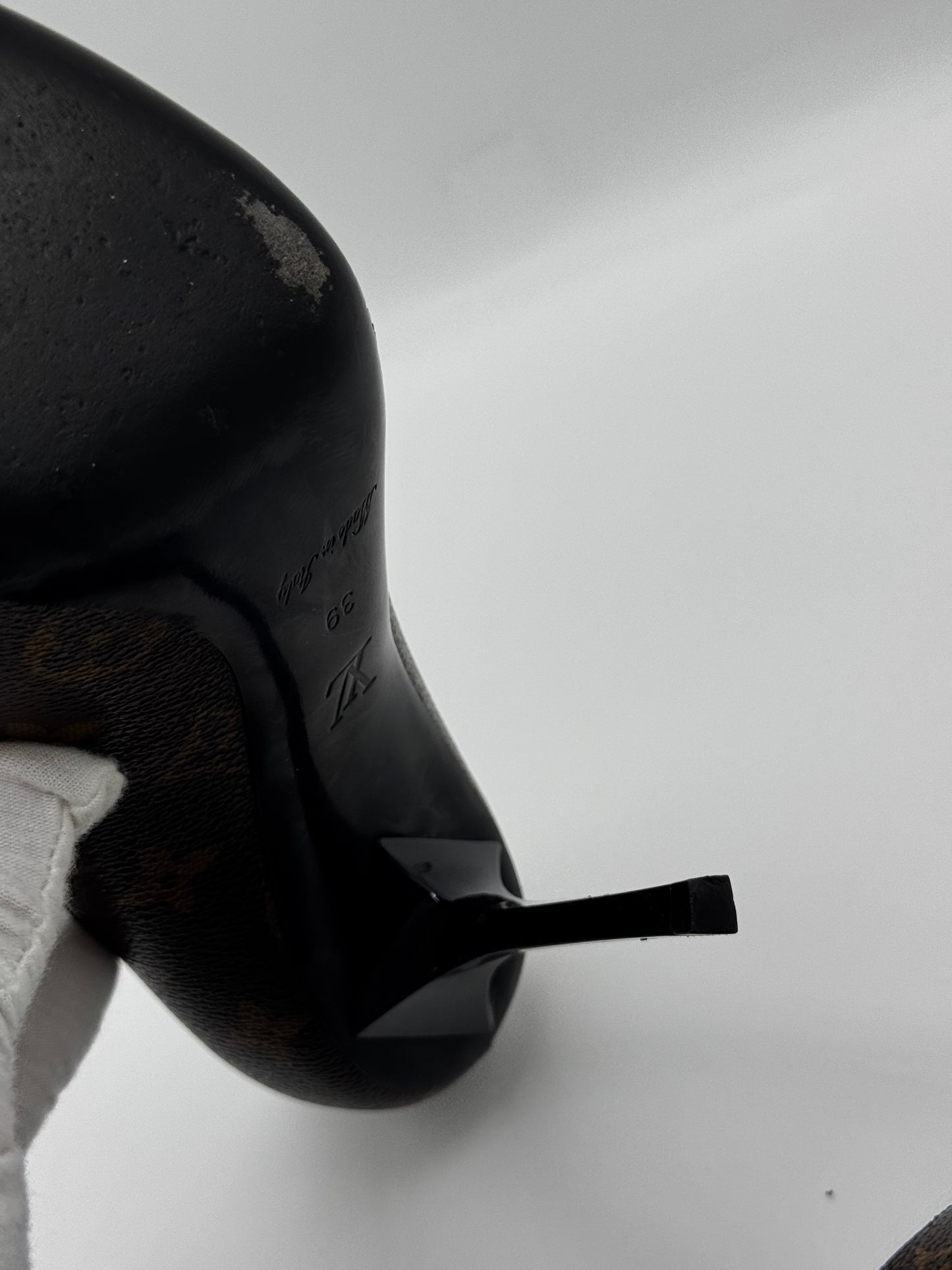 Louis Vuitton Patent Monogram Fetish Pumps 39 Black