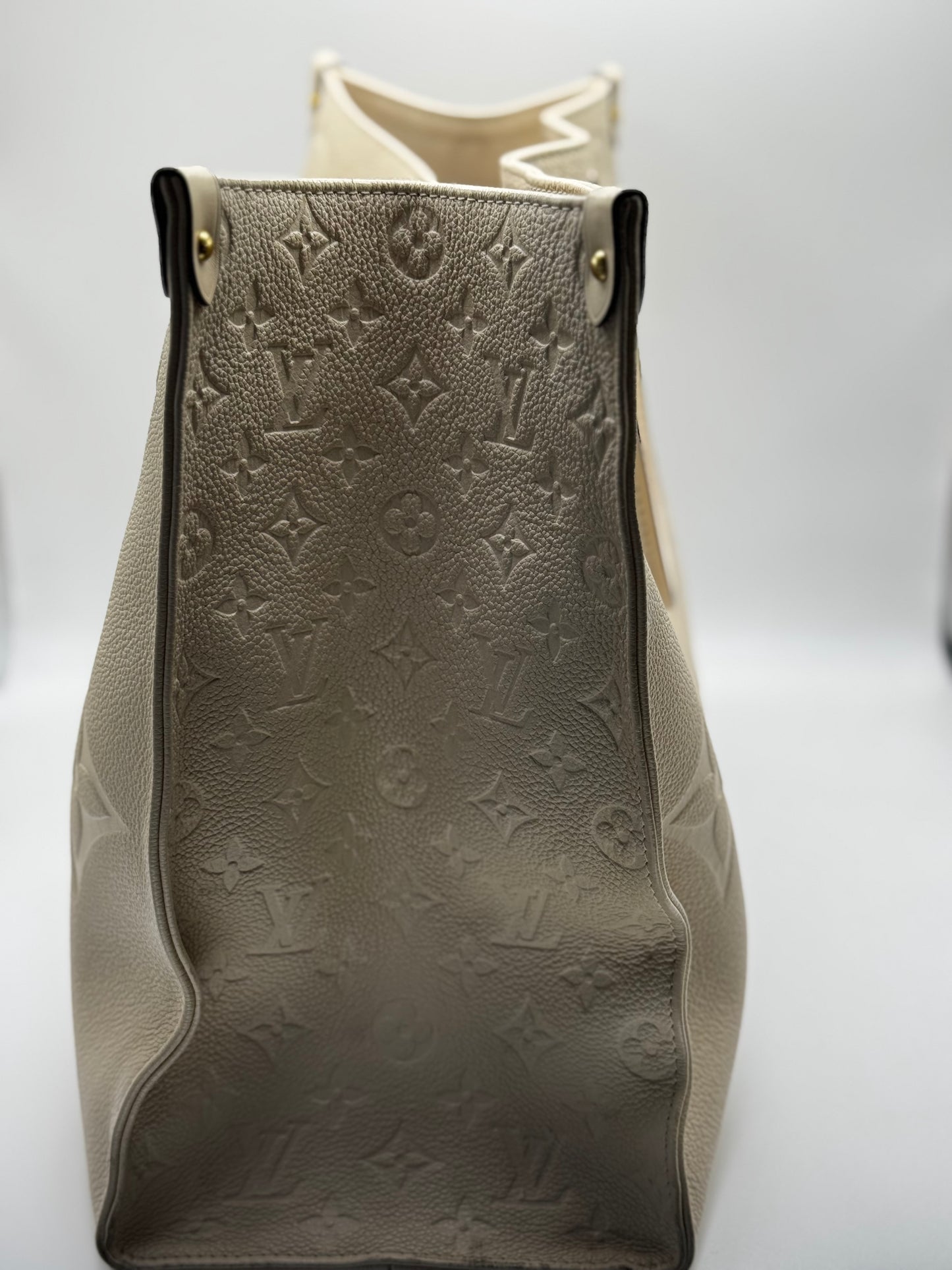 Louis Vuitton Empreinte Monogram Giant Onthego GM Cream