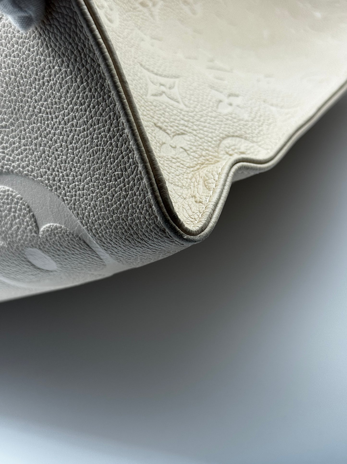 Louis Vuitton Empreinte Monogram Giant Onthego GM Cream