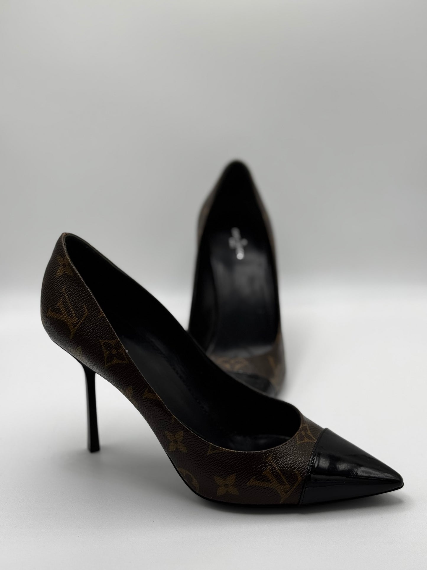 Louis Vuitton Patent Monogram Fetish Pumps 39 Black