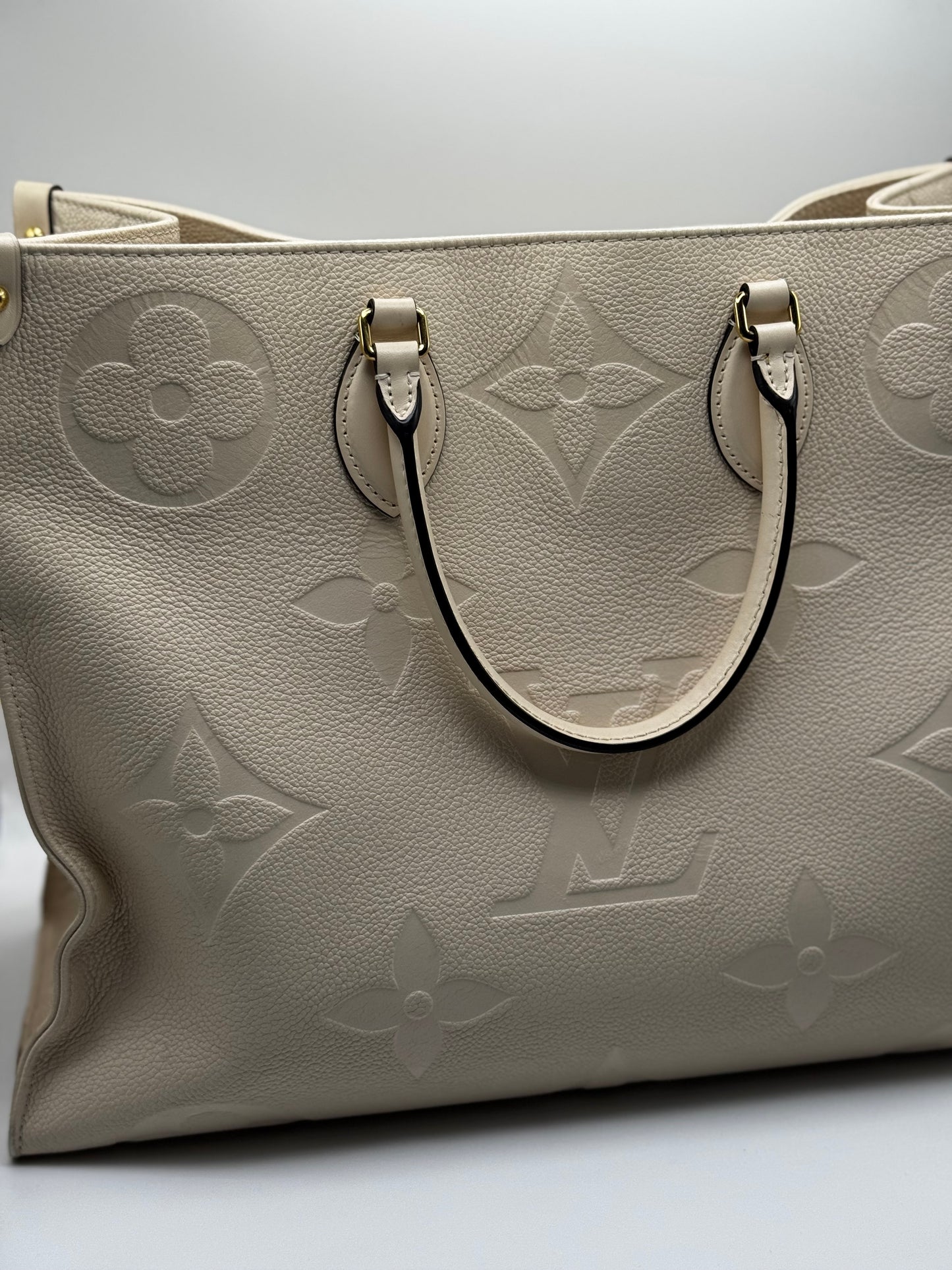 Louis Vuitton Empreinte Monogram Giant Onthego GM Cream