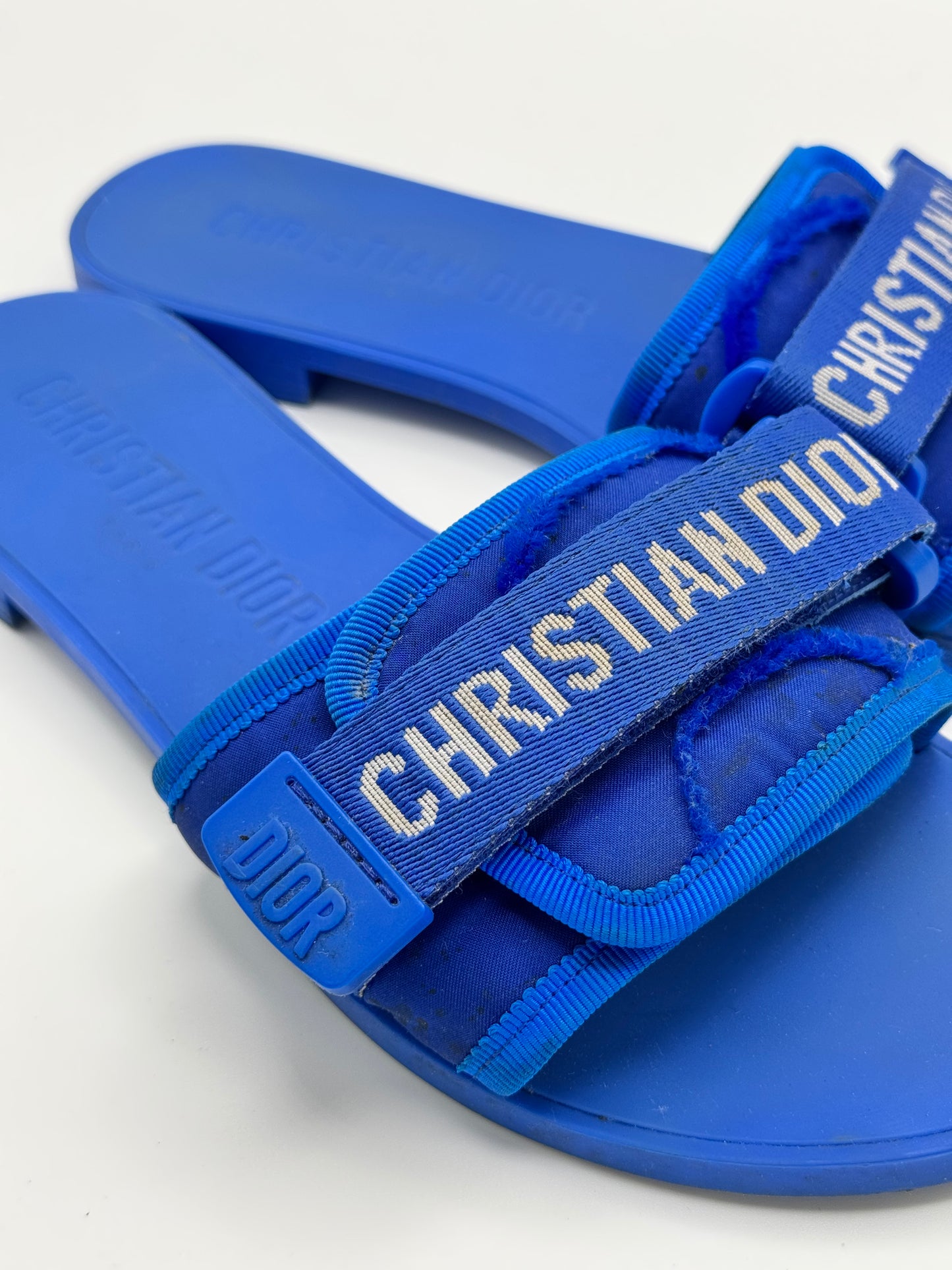 Christian Dior Dio(r)evolution Slides 38