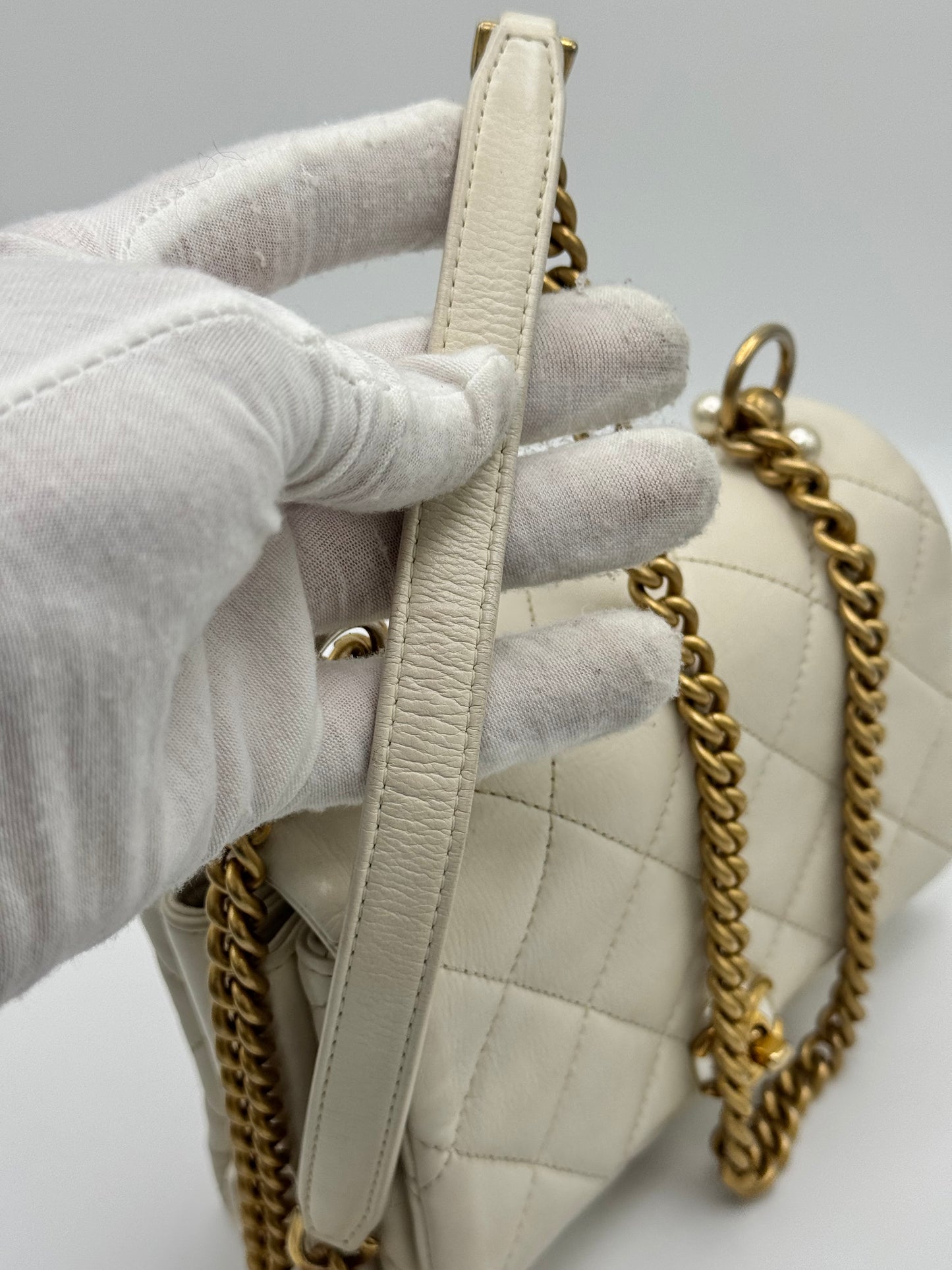 Chanel 2019 Quilted Calfskin Pearl CC Accordion Flap crossbody bag