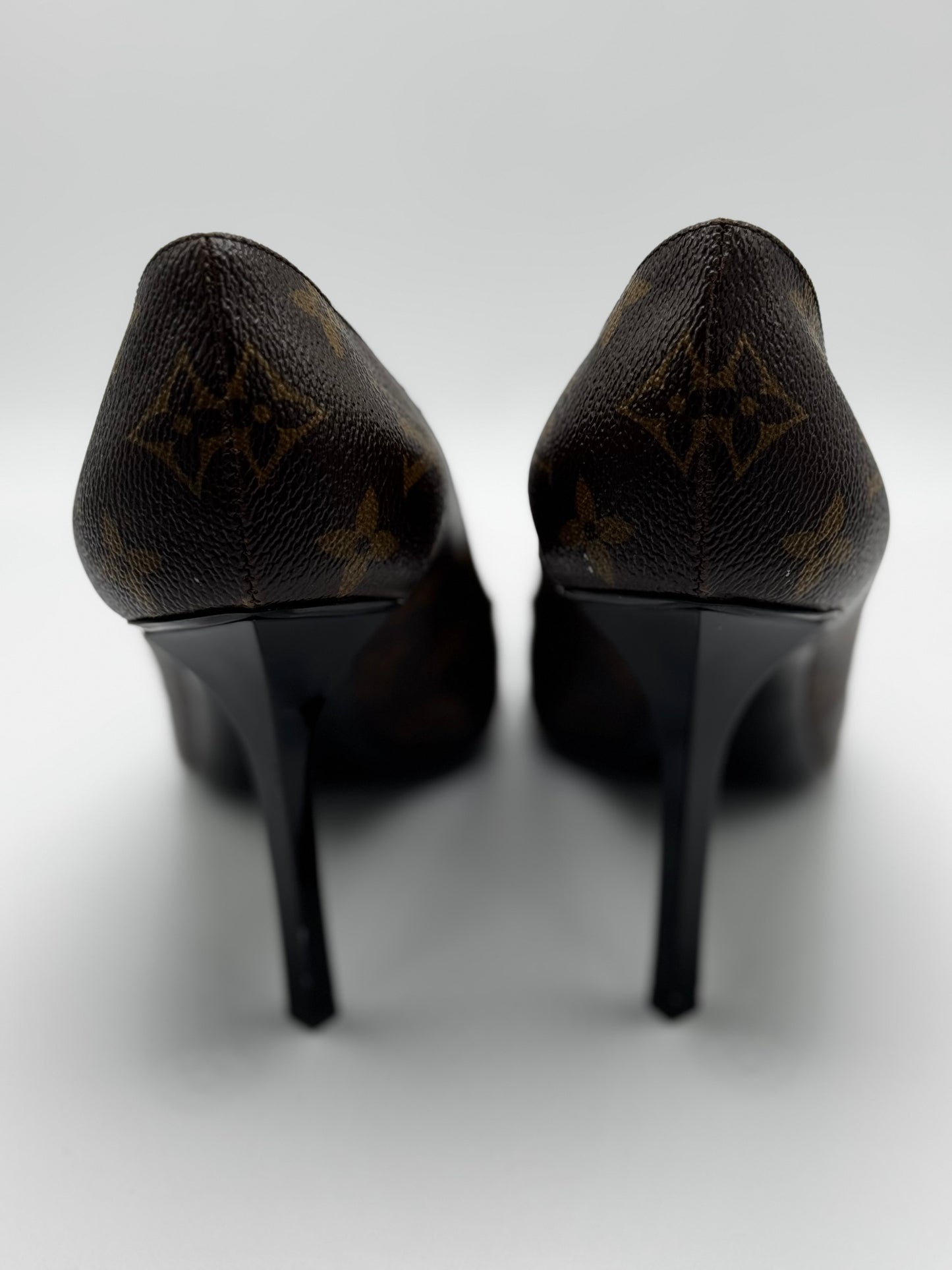Louis Vuitton Patent Monogram Fetish Pumps 39 Black