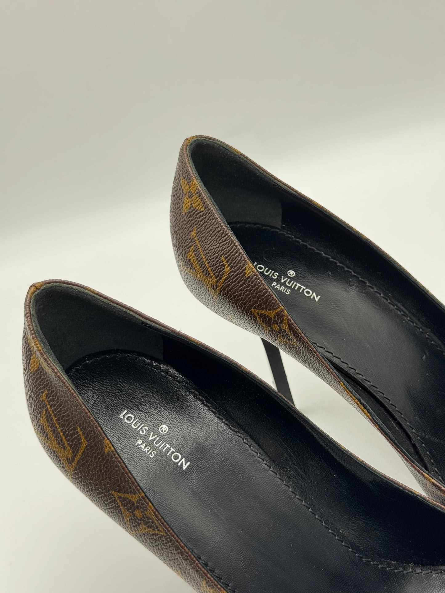 Louis Vuitton Patent Monogram Fetish Pumps 39 Black