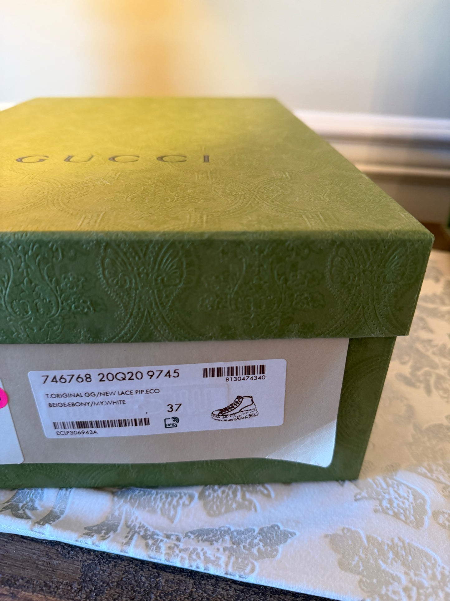 Gucci GG Supreme Women’s Sneakers 37