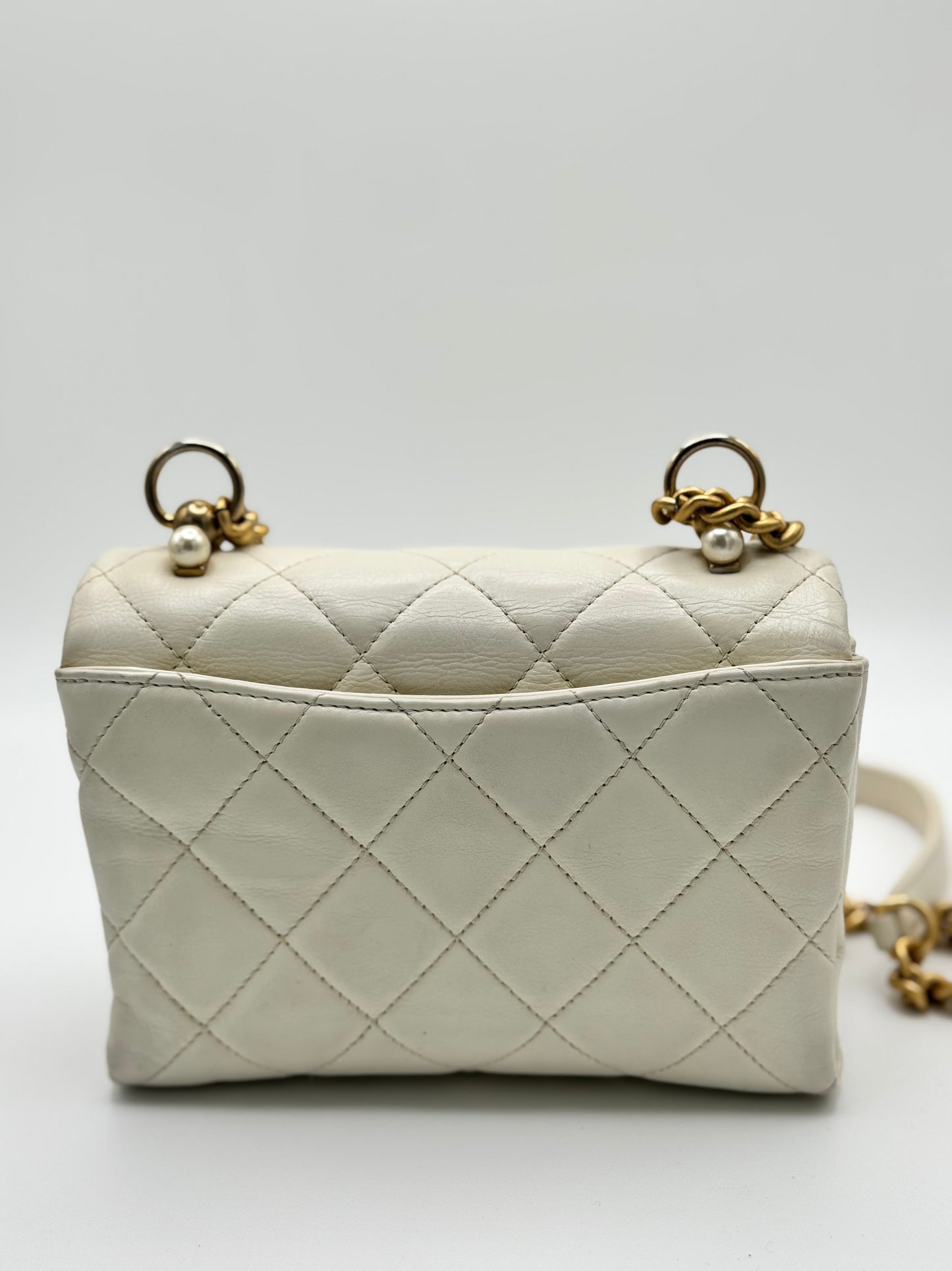 Chanel 2019 Quilted Calfskin Pearl CC Accordion Flap crossbody bag