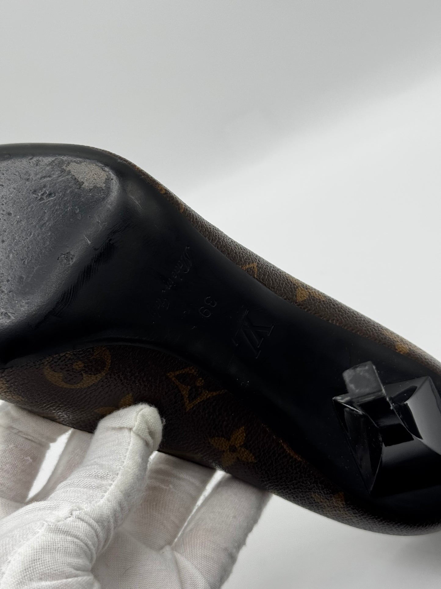 Louis Vuitton Patent Monogram Fetish Pumps 39 Black