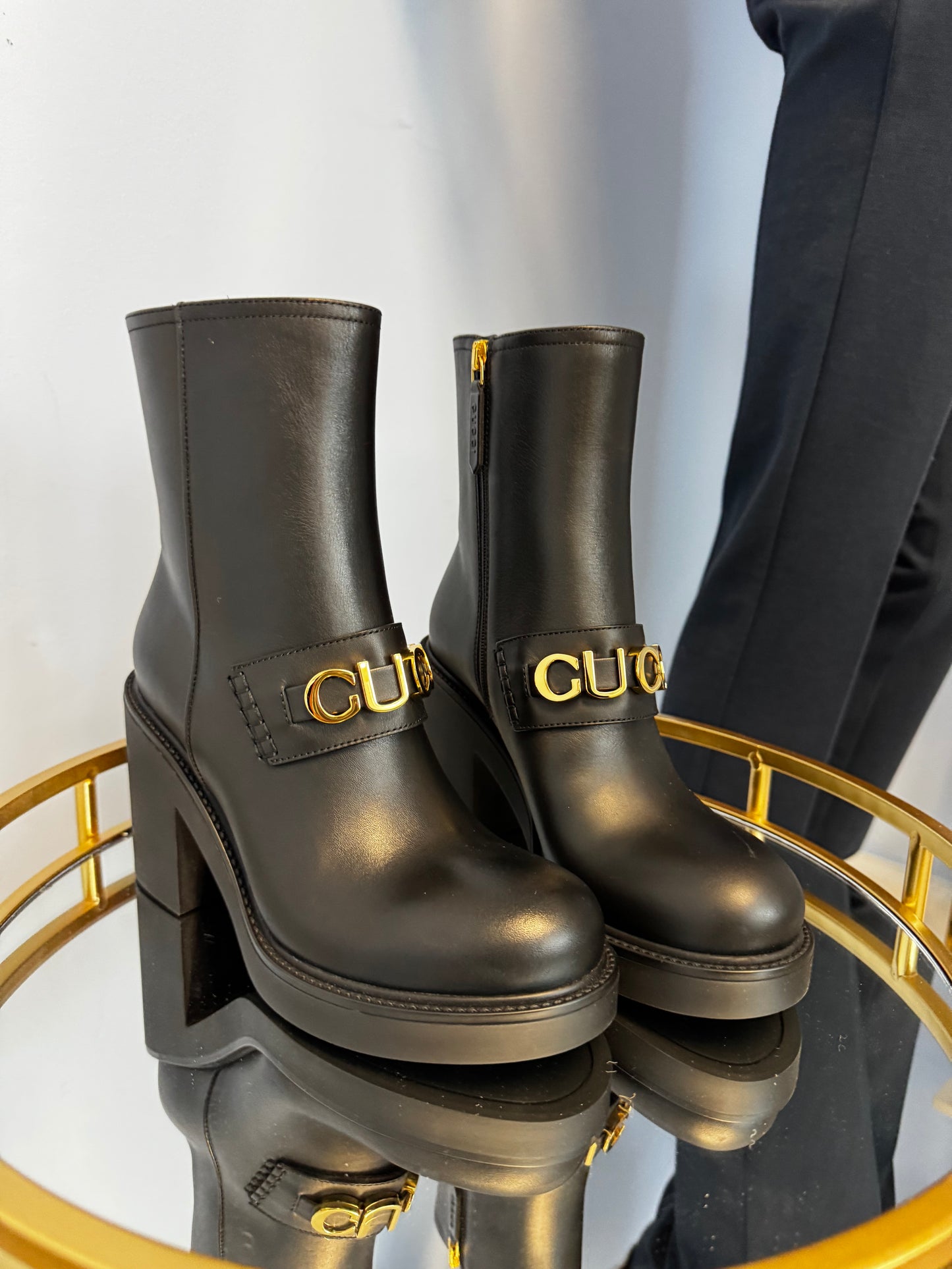 Gucci Logo Magnum Calfskin Flores Ankle Boots 37