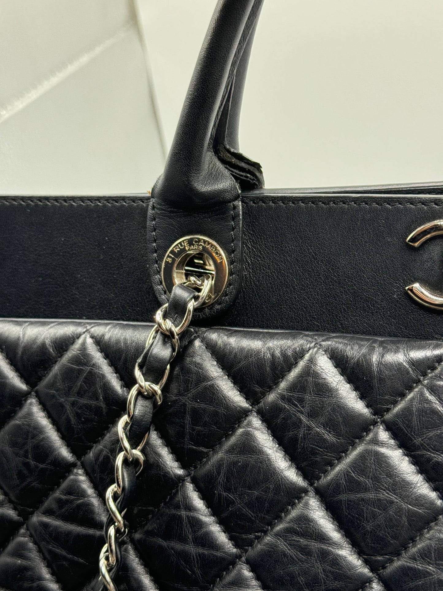 Chanel Be CC tote quilted aged calfskin large chanel tote - 12