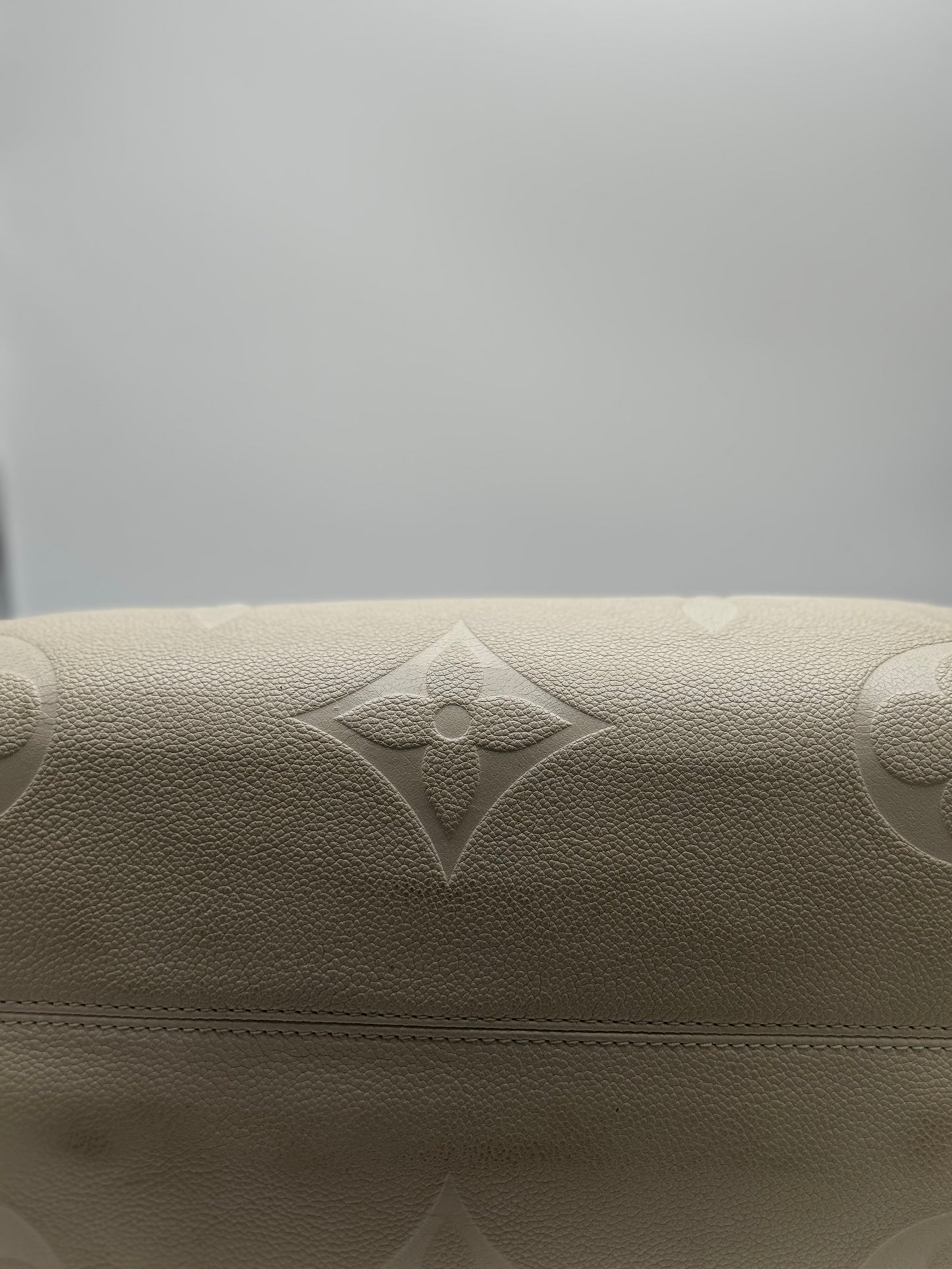 Louis Vuitton Empreinte Monogram Giant Onthego GM Cream