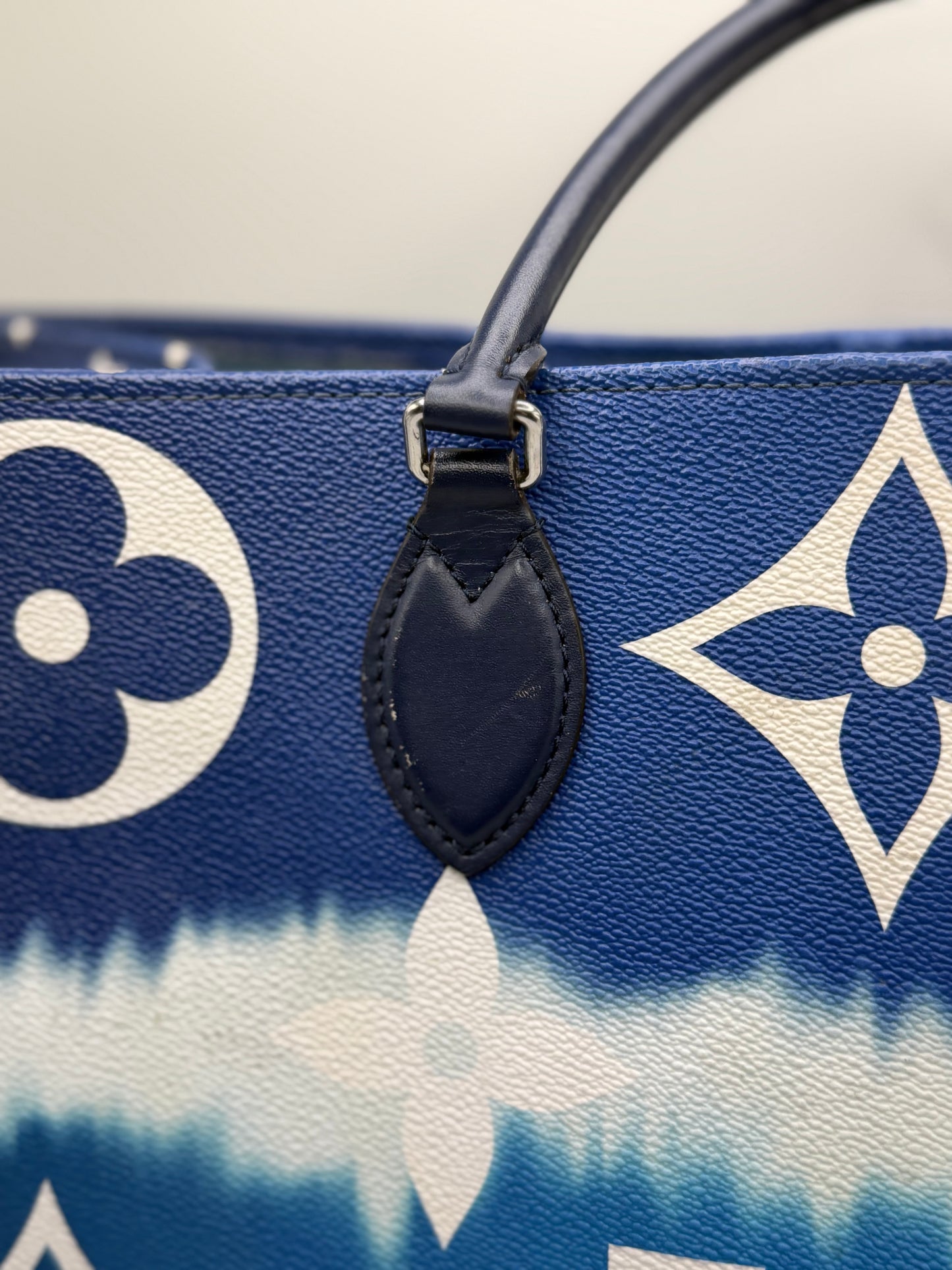 Louis Vuitton Monogram Escale Onthego GM Blue