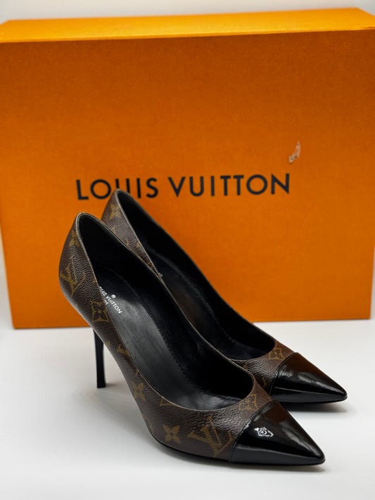 Louis Vuitton  Patent Monogram Fetish Pumps 39 Black