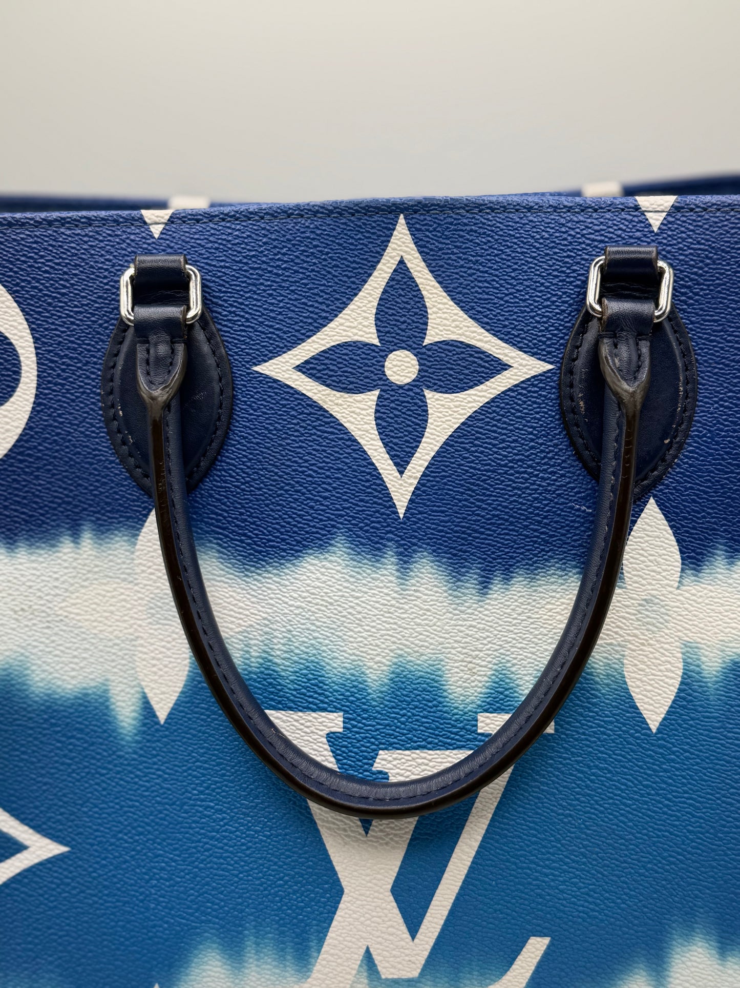 Louis Vuitton Monogram Escale Onthego GM Blue