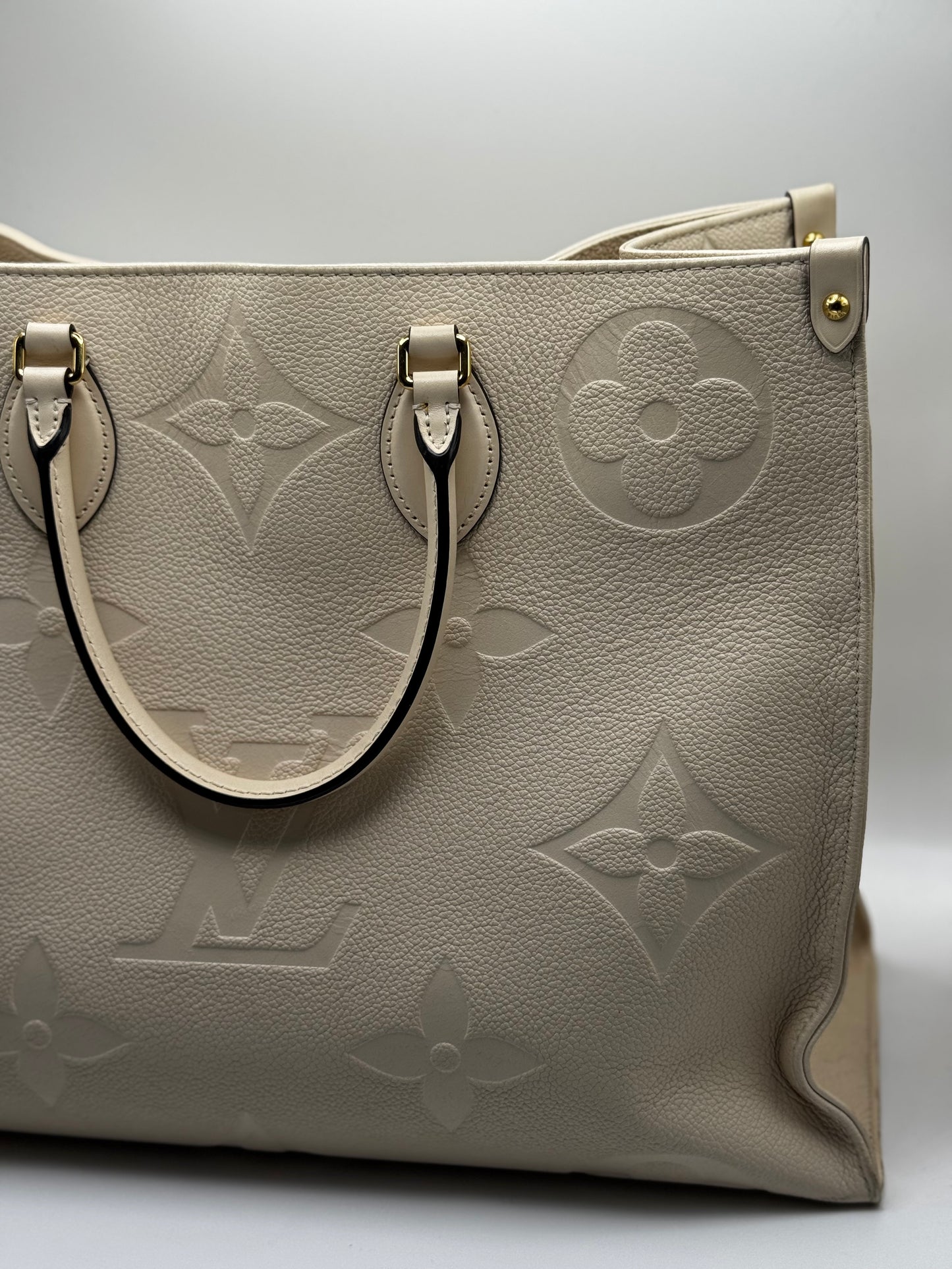 Louis Vuitton Empreinte Monogram Giant Onthego GM Cream