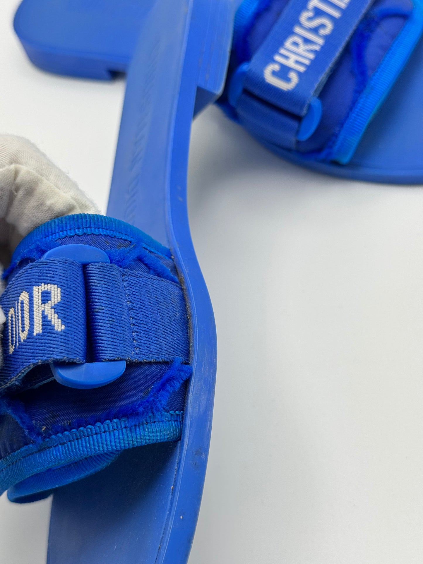 Christian Dior Dio(r)evolution Slides 38