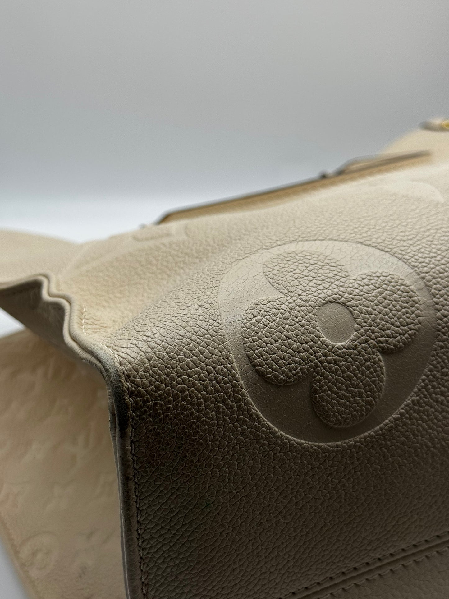 Louis Vuitton Empreinte Monogram Giant Onthego GM Cream