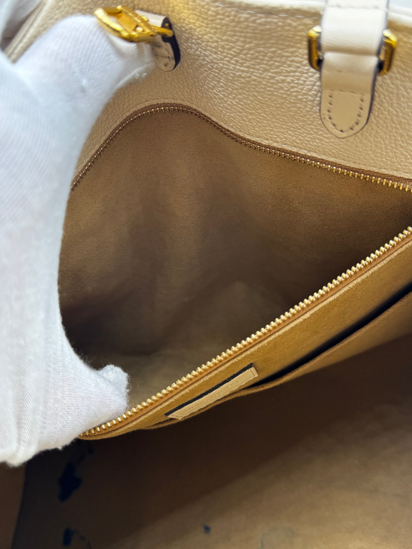 Louis Vuitton Empreinte Monogram Giant Onthego GM Cream