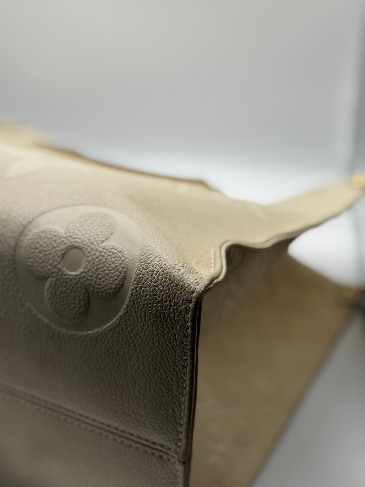 Louis Vuitton Empreinte Monogram Giant Onthego GM Cream