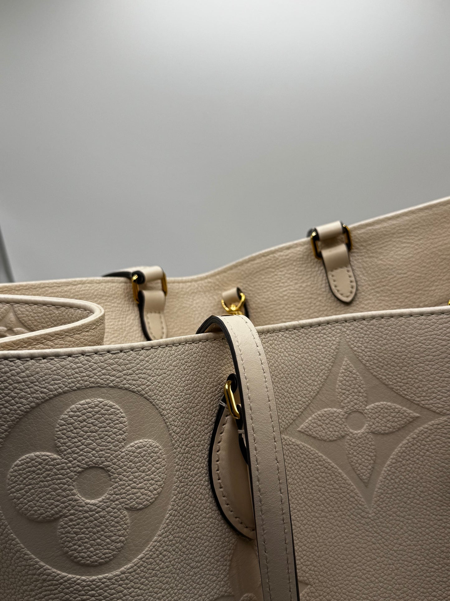 Louis Vuitton Empreinte Monogram Giant Onthego GM Cream