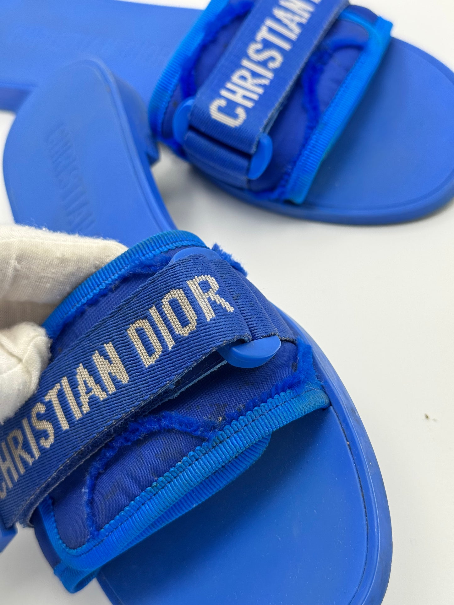 Christian Dior Dio(r)evolution Slides 38