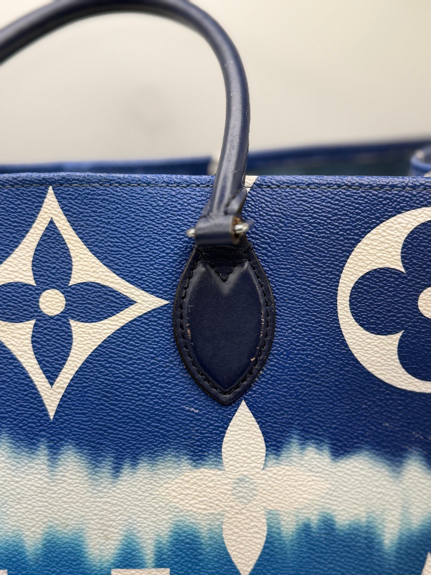 Louis Vuitton Monogram Escale Onthego GM Blue