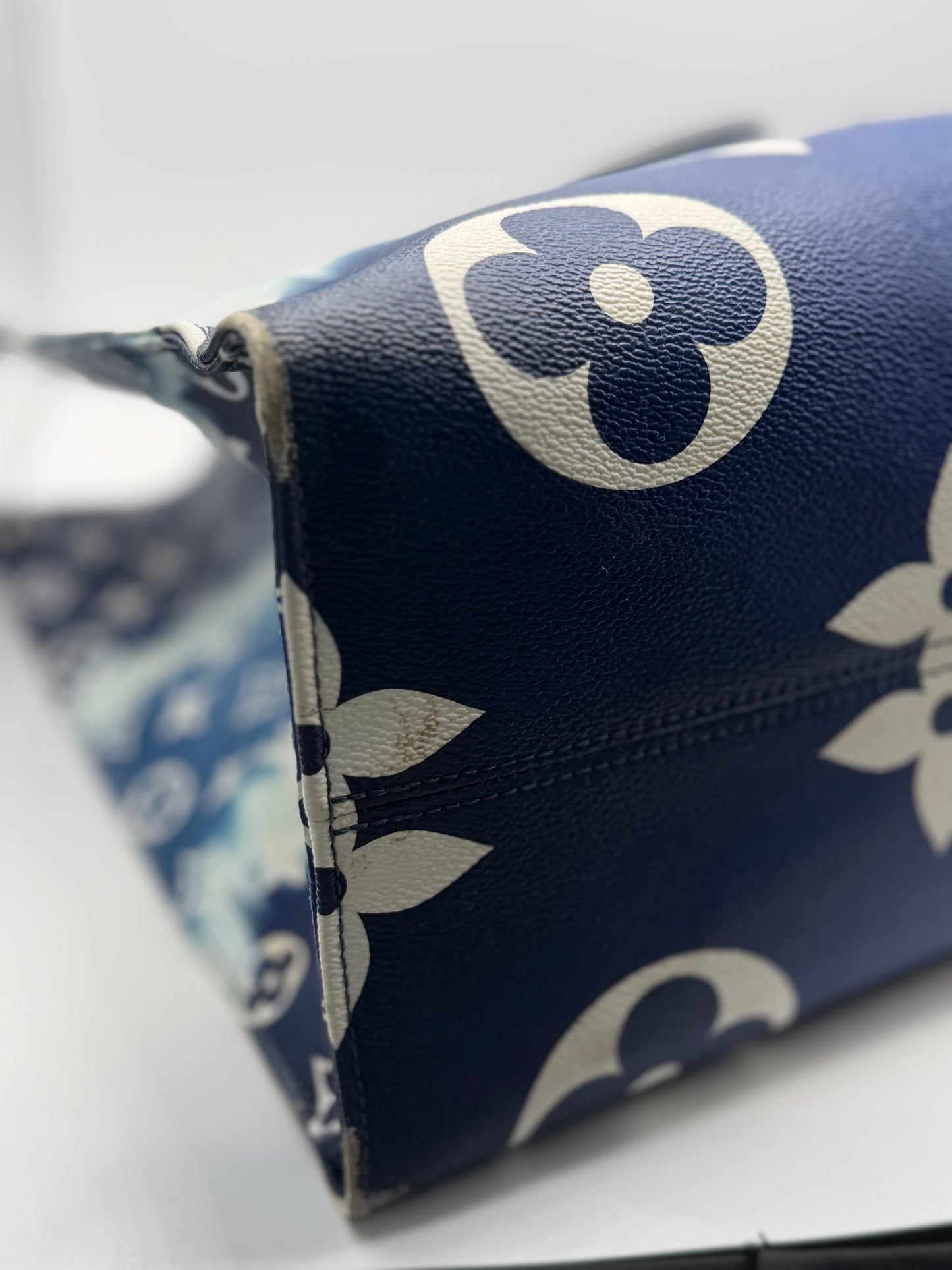 Louis Vuitton Monogram Escale Onthego GM Blue
