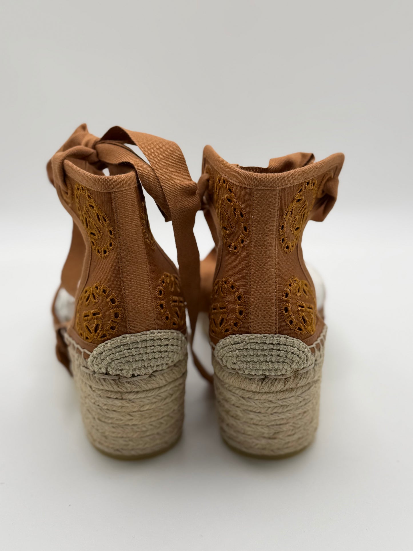 Gucci Canvas Damita GG Eyelet Espadrille Wedge Sandals Blondie Cognac