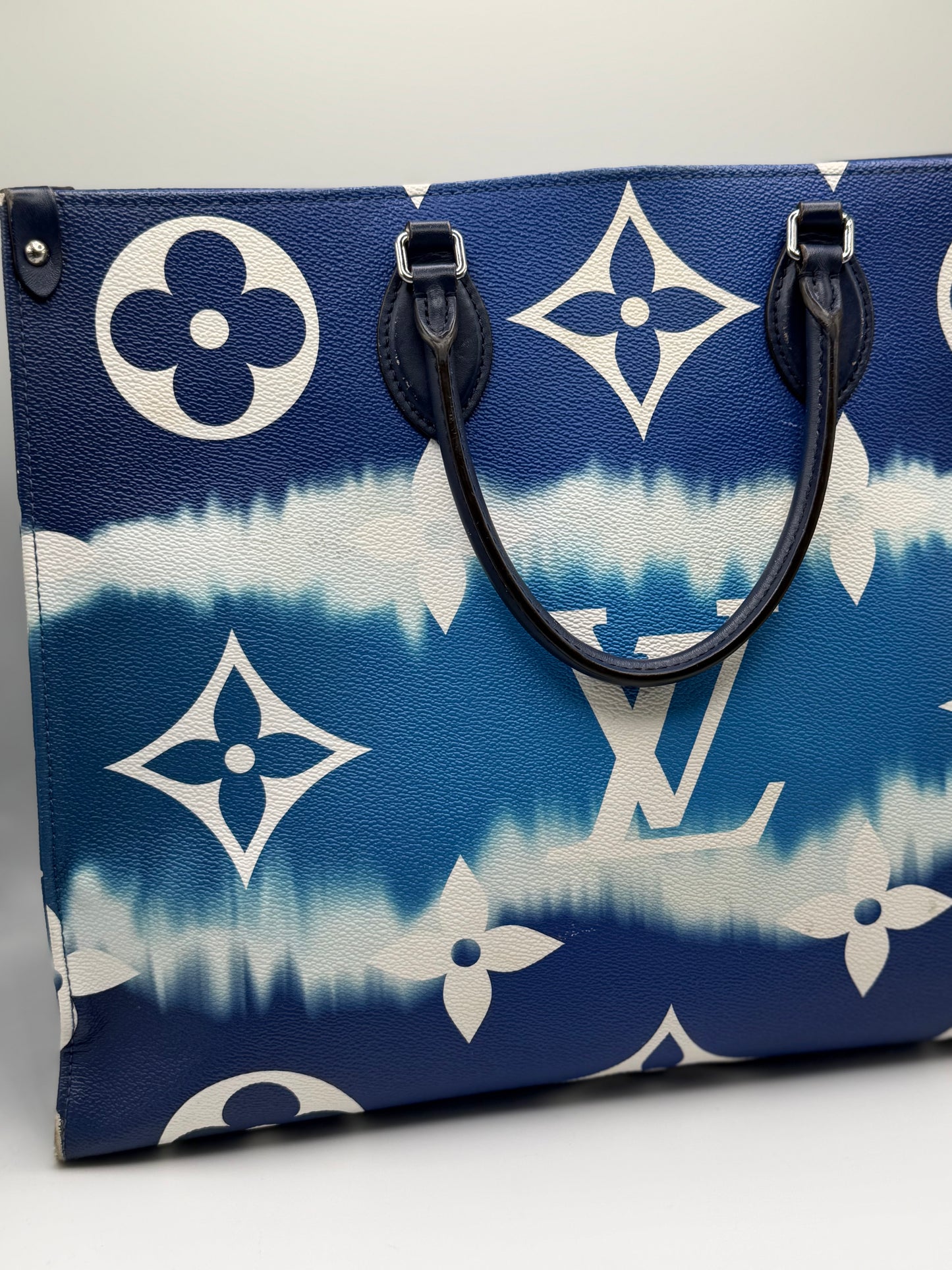 Louis Vuitton Monogram Escale Onthego GM Blue