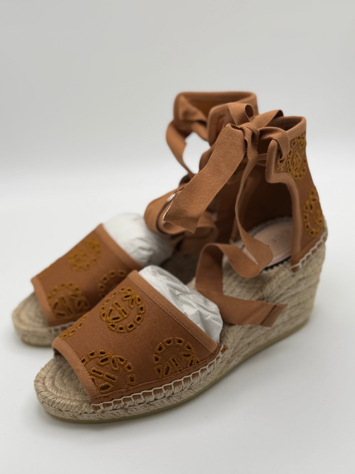 Gucci Canvas Damita GG Eyelet Espadrille Wedge Sandals Blondie Cognac