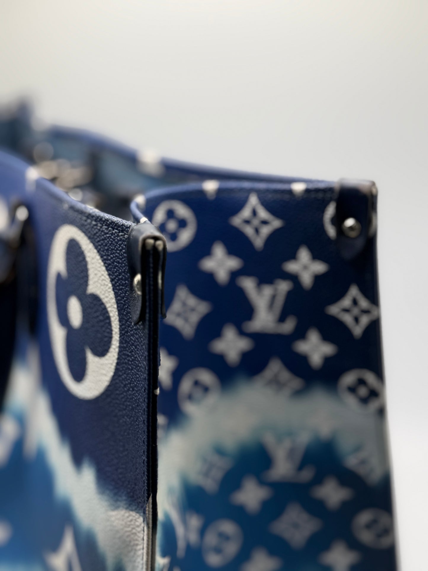 Louis Vuitton Monogram Escale Onthego GM Blue