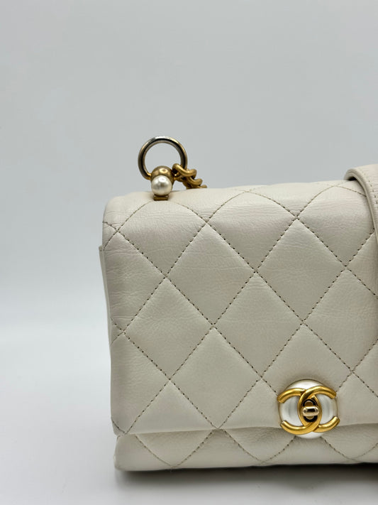 Chanel 2019 Quilted Calfskin Pearl CC Accordion Flap crossbody bag