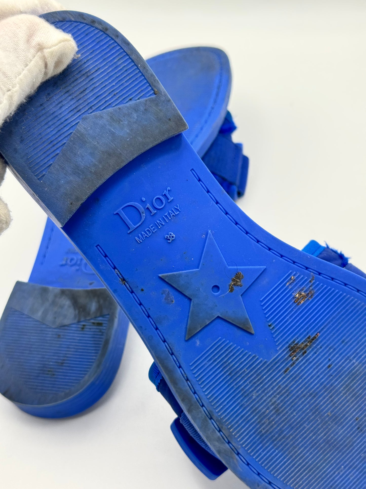 Christian Dior Dio(r)evolution Slides 38