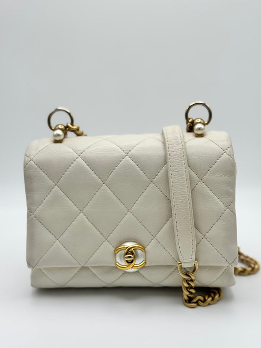 Chanel 2019 Quilted Calfskin Pearl CC Accordion Flap crossbody bag