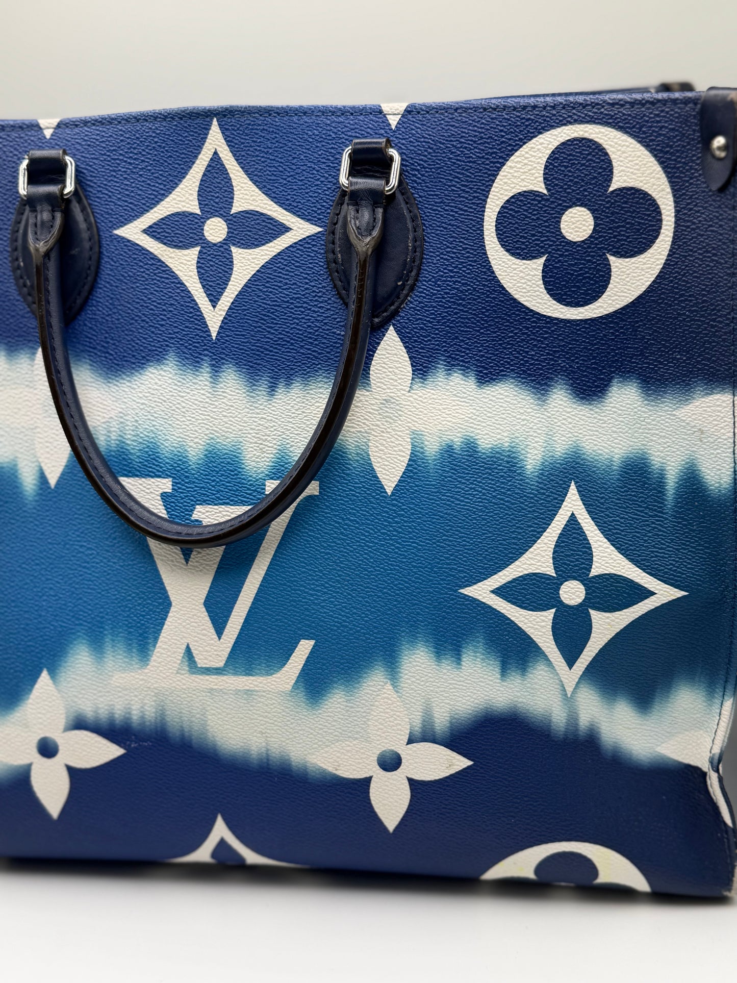 Louis Vuitton Monogram Escale Onthego GM Blue