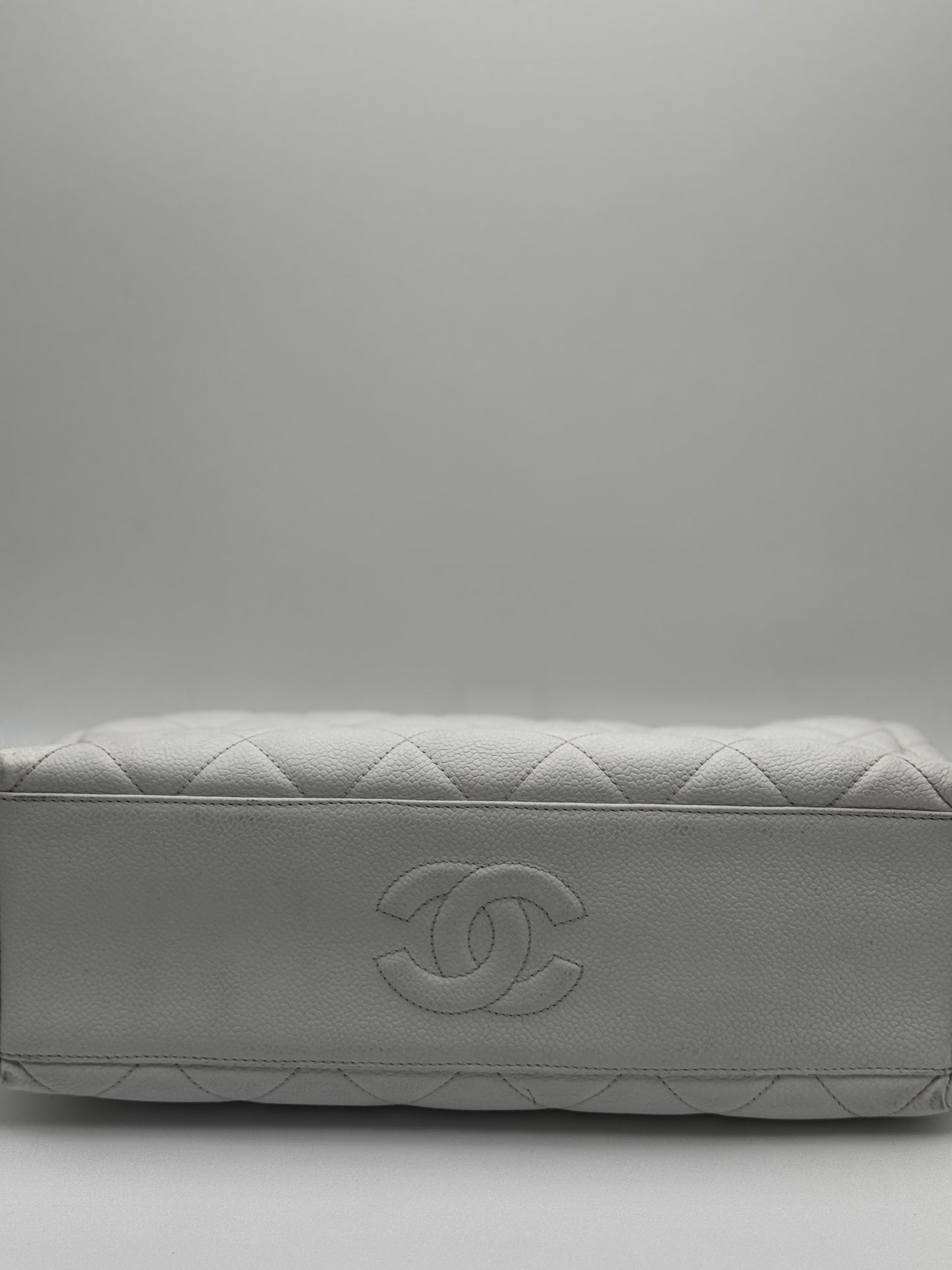 Chanel Matelasse Quilted Caviar Skin White Kisslock Bag