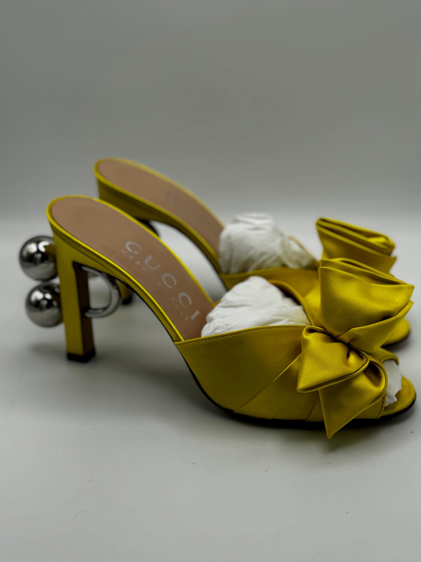 Gucci Shawana Satin Rose flower Heels 38