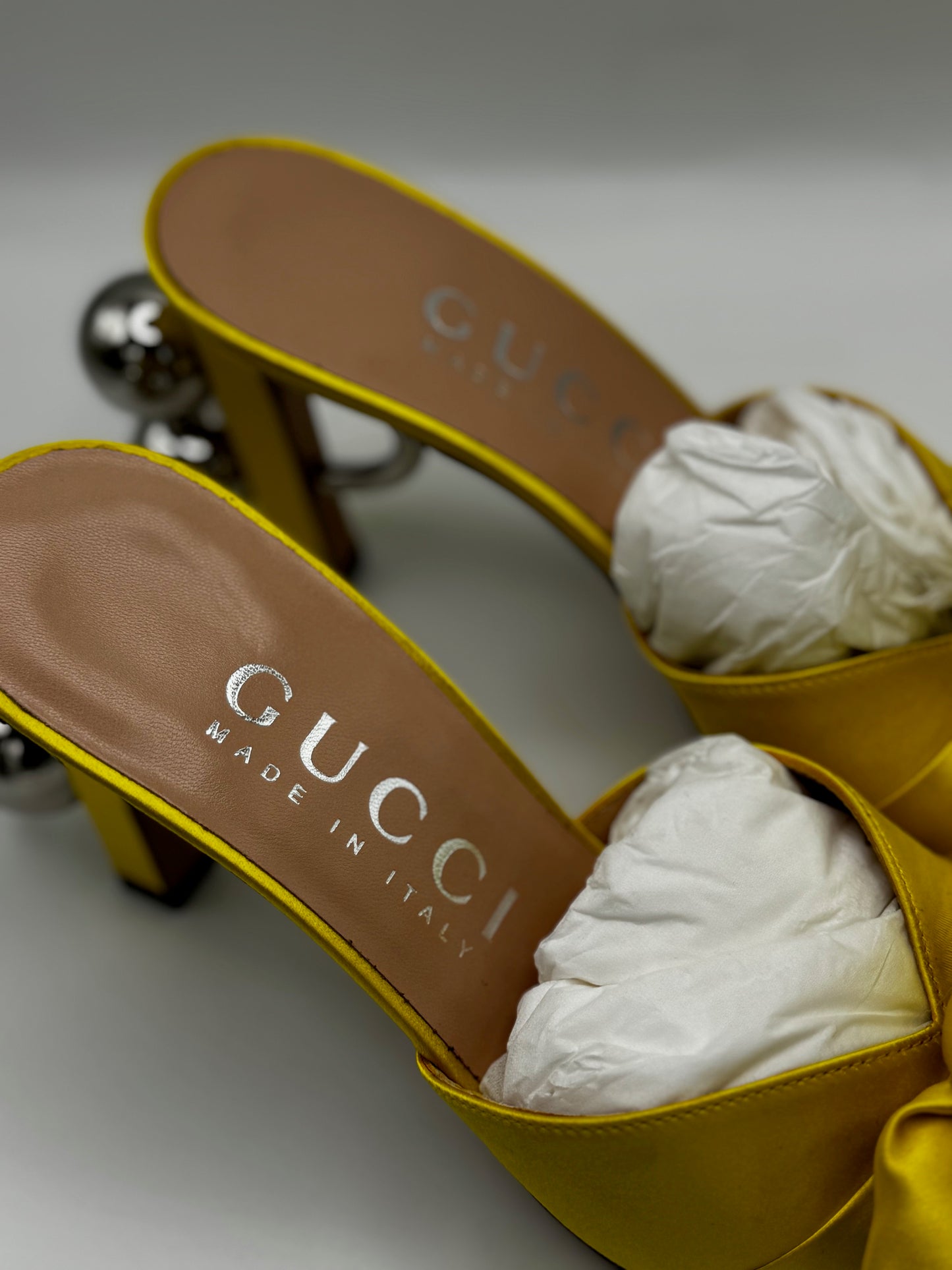 Gucci Shawana Satin Rose flower Heels 38